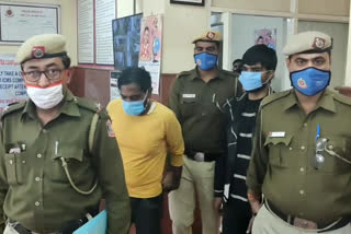 two auto lifter arrested in new ashok nagar