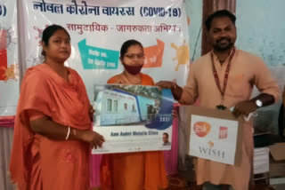 Distributed sanitation, masks to Asha workers in Pratap Vihar of Kirari Assembly