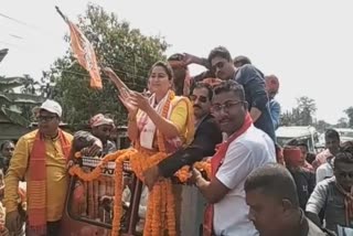 bjp candidate angoorlata visit her constituency