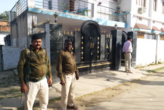 20 lakhs jewels stolen from house in Hazaribag