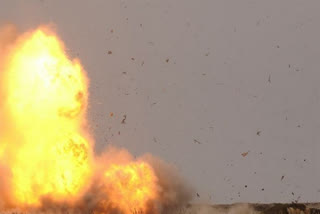 blast in syrias hama kills 18 people