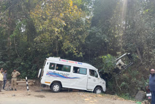 12 members injured, 12 members injured in road accident, 12 members injured in road accident at Belthangady, Belthangady news, Belthangady crime news, 12 ಜನರಿಗೆ ಗಾಯ, ರಸ್ತೆ ಅಪಘಾತದಲ್ಲಿ 12 ಜನರಿಗೆ ಗಾಯ, ಬೆಳ್ತಂಗಡಿ ರಸ್ತೆ ಅಪಘಾತದಲ್ಲಿ 12 ಜನರಿಗೆ ಗಾಯ, ಬೆಳ್ತಂಗಡಿ ಸುದ್ದಿ, ಬೆಳ್ತಂಗಡಿ ಅಪರಾಧ ಸುದ್ದಿ,