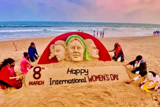 Sudarshan patnaik creates sculpture on the Occaision of Womens Day