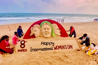 Sudarshan patnaik creates sculpture on the Occaision of Womens Day