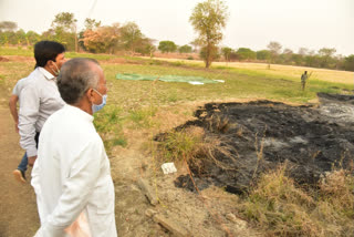 home-minister-tamradhwaj-sahu-arrives-bathena-village-in-durg-district