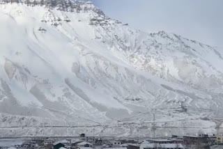 Atal tunnel closed again for tourists after snowfall