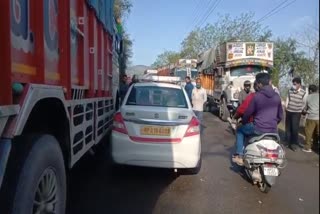 2-cars-and-1-truck-collided-in-bilaspur