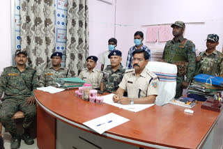 Two smugglers arrested with opium in Khunti