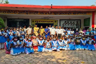 sdm-presents-sanitary-pads-to-adolescent-girls-on-international-womens-day-in-jashpur