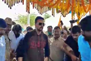 actor-kiccha-sudeep-visited-koragondanahalli-kashi-vishweshwar-temple