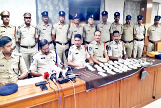 five robbers arrested in visakha