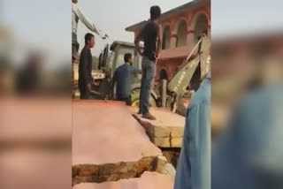 6 people died due to wall fall in Khagaria