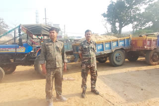 Police seized 15 tractor loaded with illegal sand in giridih