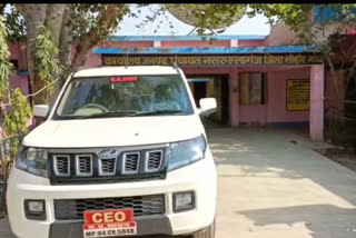 sehore news, Woman officer accuses district CEO of exploitation