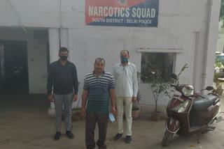 Narcotics team caught an hemp smugglers in delhi