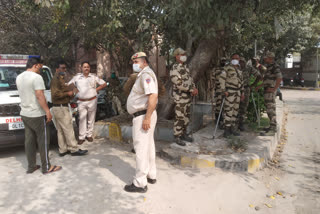 Mahendra park police delhi  azadpur mandi delhi  dead body found in azadpur mandi  crime in delhi  delhi police  आजादपुर मंडी दो हत्याएं  आजादपुर मंडी दिल्ली  उत्तर पश्चिम दिल्ली की आजादपुर मंडी