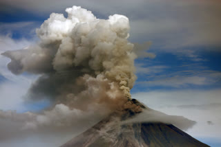 Philippines raises alert level for volcano