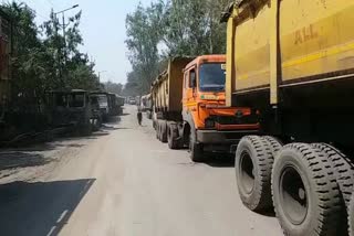 heavy vehicles jammed on cseb chowk