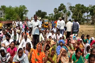 farmers-demand-to-land-replace-of-seethamma-sagar-project-and-protest-at-devarapalli-in-bhadradri-kothagudem-district-news