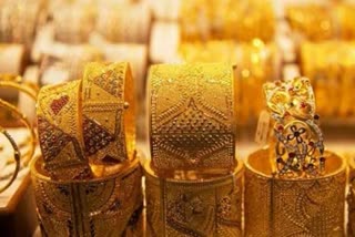 Gold gains marginally; silver jumps Rs 553