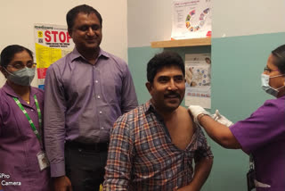 film actor venu thottempudi taken covaxin first dose  at kukatpally private hospital in hyderabad