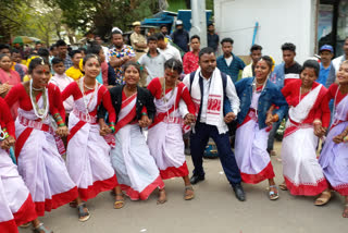 ৰঙাপৰাত AJPৰ প্ৰাৰ্থী অজয় মাধৱ তাঁতীৰ মনোনয়ন দাখিল