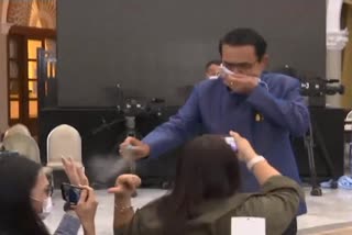 Thai PM ends presser by spraying reporters with disinfectant