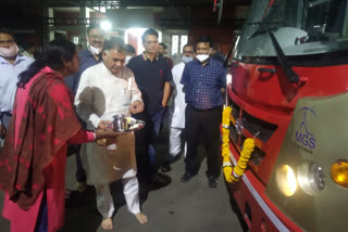 Shajapur receives blood collection transportation van