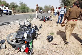 two youths died collision of two bikes  झुंझुनू न्यूज  झुंझुनू में हादसा  सड़क हादसा  दो बाइकों की टक्कर  Collision of two bikes  road accident  Accident in jhunjhunu  jhunjhunu news