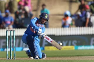 Smriti Mandhana becomes 1st cricketer to get 10 consecutive 50-plus scores while chasing