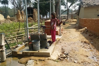 solar powered water tank useless in jamtara