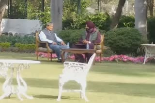 harish  rawath meets navjoth singh sidhu