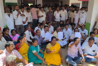 admk carders protest against bjp seat allocation in coimbatore