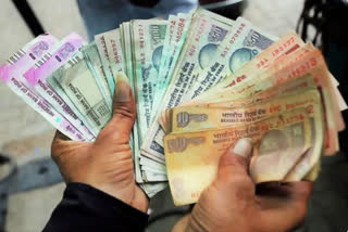 Rupee Inches Marginally Higher To 72.91 Against Dollar