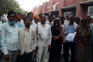 धौलपुर में ग्रामीणों ने सौंपा ज्ञापन, Villagers handed over memo in Dholpur
