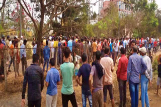 Locals stage protest after recovery of dead body in WB; EC seeks report