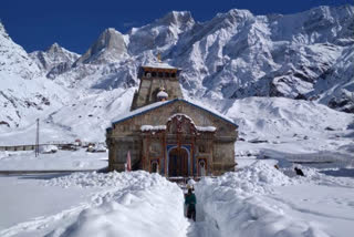 heavy snowfall in kedarnath dham in rudraprayag