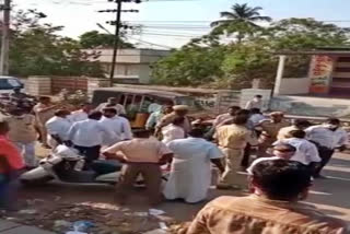 Clash between ycp and Janasena factions in Krishna district