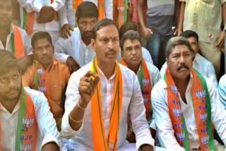 clashes-between-terasa-bjp-leaders-over-construction-of-ramalayam-in-nalgonda-district