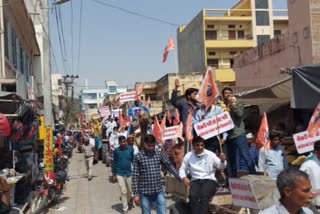 बेरोजगारों ने सुजानगढ़ में निकाली बैलगाड़ी रैली, Unemployed bullock cart rally in Sujangarh