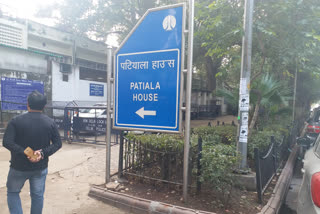 Patiala house court delhi  mahmood pracha delhi violence  delhi patiala house court stay  delhi violence  दिल्ली में दंगें  वकील महमूद प्राचा  महमूद प्राचा के खिलाफ सर्च वारंट