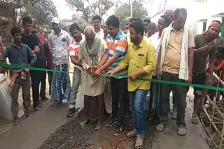 নির্বাচনী আচরণবিধির মধ্যেই সরকারি রাস্তার শিলান্যাস করে বিতর্কে তৃণমূল নেতা