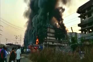 Fire breaks out at a chemical factory in  Thane