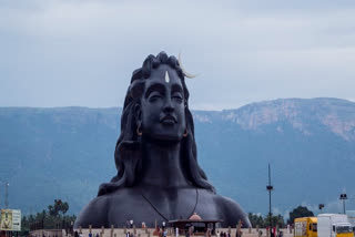 WATCH: Devotees take holy dip, offer prayers on Shivratri