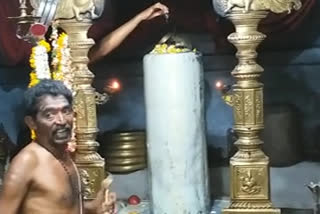 Anointings at the Kommuru Agasteshwaraswamy Temple