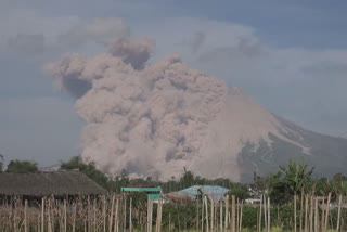 WATCH: Indonesia’s volcano unleashes new burst of hot ash