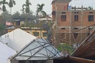More than 30 houses lost their roofs due to cyclone in Jalpaiguri