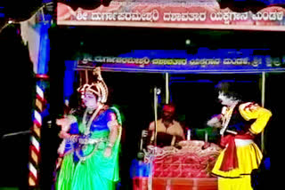 yakshagana-artist-who-scolds-the-disturbed-audience-video-viral