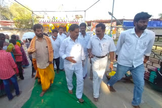 deputy chief minister narayana swamy visited gudimallam parasurameswara swamy temple