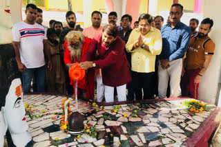 mp manoj tiwari bjp  mahashivratri in delhi  mahashivratri celebration in delhi  mp manoj tiwari in temple  उत्तर पूर्वी दिल्ली सांसद मनोज तिवारी  महाशिवरात्रि दिल्ली  भारतीय जनता पार्टी दिल्ली